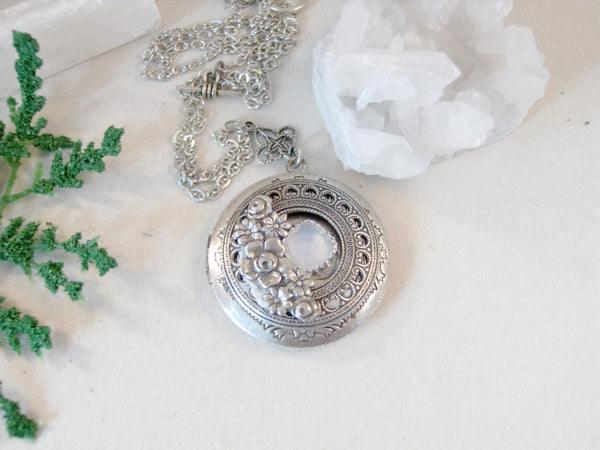 Flower Moon,Vintage Moonstone,Locket,Antique Locket,Silver Locket,Moonstone,Goddess,Moonstone Necklace,Moonstone Locket,Moonstone