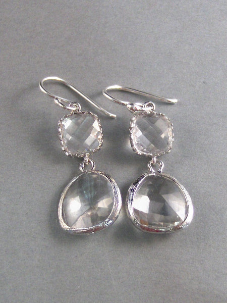 Hanna. Diamond Earrings,Silver Earrings,Sterling Silver,Bride,Wedding,Rhinestone,Diamond. Handmade jewelery by Valleygirldesigns on Etsy