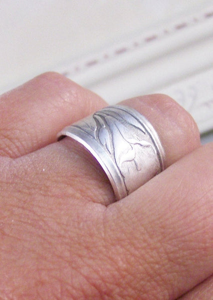 Iris Ring,Silver,Ring, Flower,Iris Ring,Antique Ring,Silver Ring,Blossom,Wedding,Bridesmaid. Handmade jewelery by valleygirldesigns.