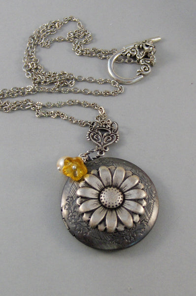 Sunflower,Sunflower Necklace,Sunflower Locket,Yellow Flower,Sun Locket,Yellow Locket,Sunflower Jewelry,Sunflower Pendant valleygirldesigns.