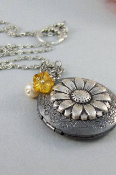 Sunflower,Sunflower Necklace,Sunflower Locket,Yellow Flower,Sun Locket,Yellow Locket,Sunflower Jewelry,Sunflower Pendant valleygirldesigns.