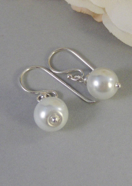 Classic Pearls,Earring,Sterling Silver,Pearl Earrings,Silver Earrings,Pearl,White,Ivory. Handmade jewelry by valleygirldesigns.