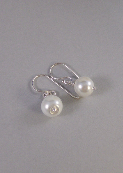 Classic Pearls,Earring,Sterling Silver,Pearl Earrings,Silver Earrings,Pearl,White,Ivory. Handmade jewelry by valleygirldesigns.