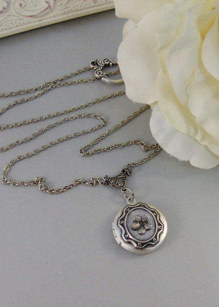 Edelwiess,Locket,Silver,Locket,Blossom,Flower,Girl,Baby,Pearl,Antique,Bride,Wedding. Handmade jewelery by Valleygirldesigns.