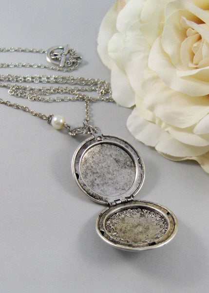 Sparrow's Garden,Locket,Silver Locket,Bird,Sparrow,Flower,Wreath,Garden,Antique Locket,Steampunk. Handmade jewelry by valleygirldesigns.