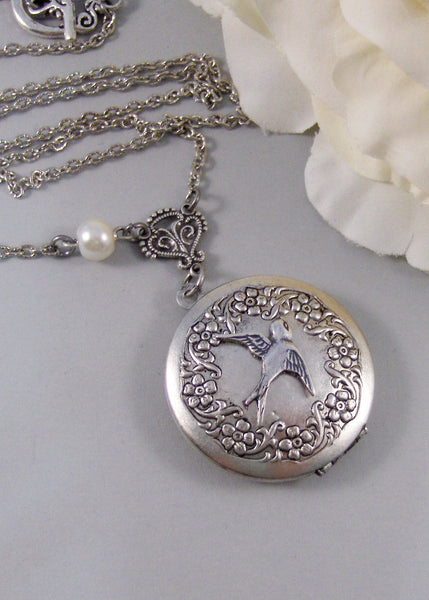 Sparrow's Garden,Locket,Silver Locket,Bird,Sparrow,Flower,Wreath,Garden,Antique Locket,Steampunk. Handmade jewelry by valleygirldesigns.