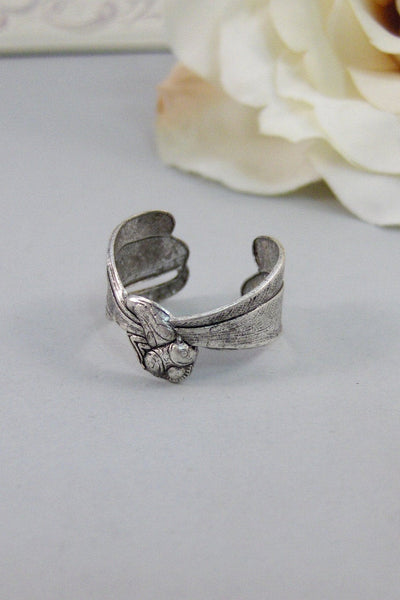 Dragonfly,Ring,Silver,Dragonfly Ring, Ring,Antique Ring,Silver Ring,Woodland,Wedding,Bridesmaid. Handmade jewelery by valleygirldesigns.