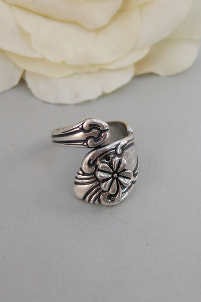 Little Shamrock,Ring,Silver,Irish,Shamrock,Antique Ring,Silver Ring,Spoon Ring,Clover,Wedding, Handmade jewelery by valleygirldesigns.