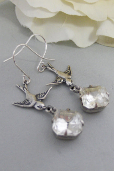 Birdies Trinkets,Earring,Vintage Earrings,Diamond,Diamond Earrings,Clear,Bird,Rhinestone. Handmade Jewelry by valleygirldesigns.