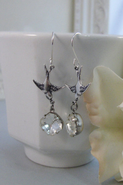 Birdies Trinkets,Earring,Vintage Earrings,Diamond,Diamond Earrings,Clear,Bird,Rhinestone. Handmade Jewelry by valleygirldesigns.