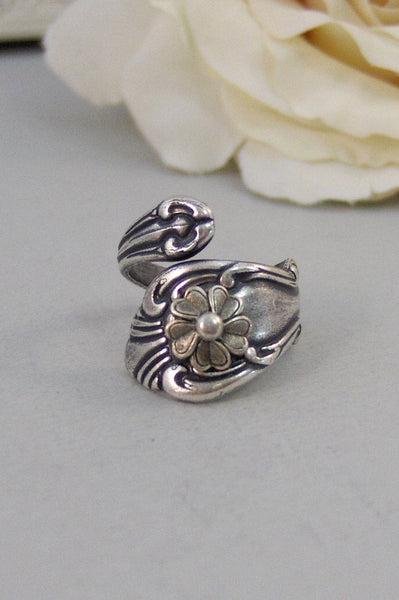 Sweet Bella,Ring,Silver,Flower Ring,Antique Ring,Silver Ring,Spoon Ring,Daisy,Daisy Ring,Wedding,Bridesmaid. By valleygirldesigns.