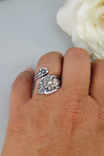 Sweet Bella,Ring,Silver,Flower Ring,Antique Ring,Silver Ring,Spoon Ring,Daisy,Daisy Ring,Wedding,Bridesmaid. By valleygirldesigns.
