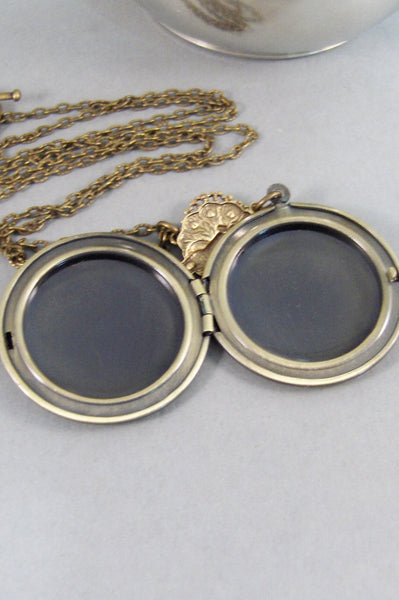 Sapphire Doe,Deer,Locket,Deer Locket,Deer Necklace,Sapphire Locket,Sapphire Necklace,Vintage Sapphire, Necklace,Blue Stone,ValleyGirlDesigns