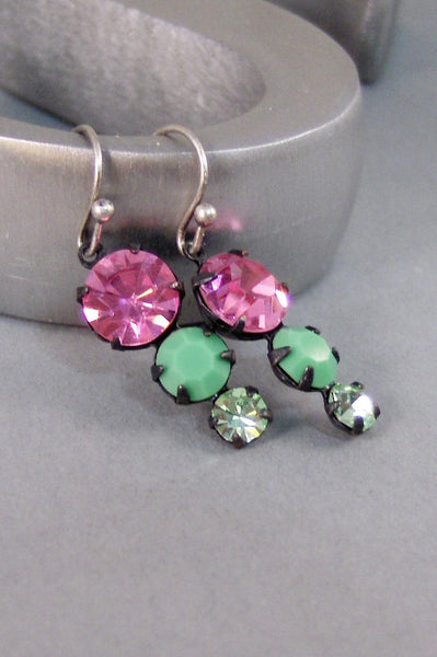 Pink Clover,Earring,Vintage Earrings,Pink,Pink Earrings,Peridot,Green,Peridot Earrings,Vintage Rhinestone,Peridot Birthstovalleygirldesigns.