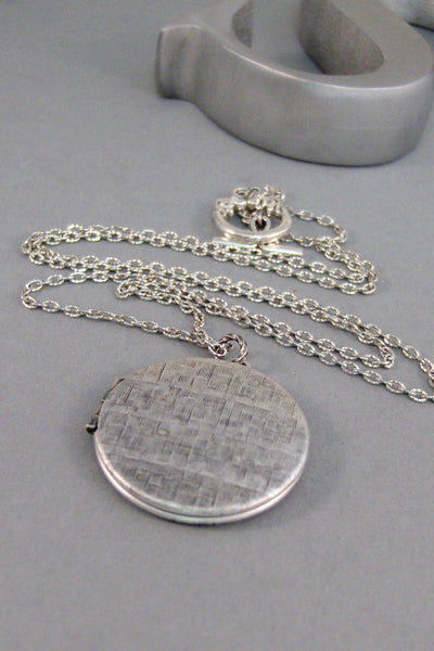 Hidden Dragonfly,Locket,Dragonfly,Minimalist,Secret Locket,Dragonfly Locket,Antique Locket,Silver Locket,Dragonfly Necklace.valleygirldesign