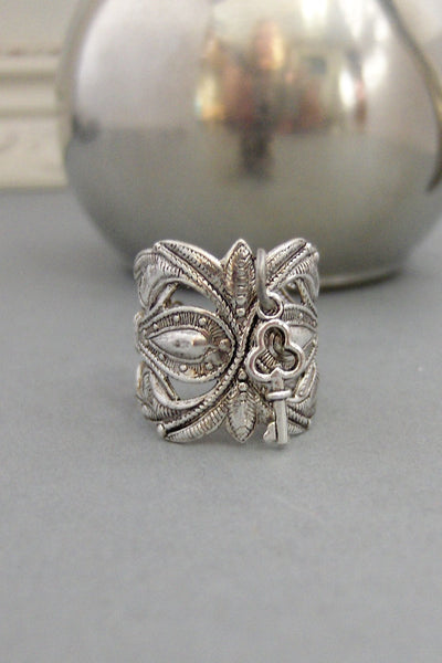 Gypsy's Key,Ring,Silver,Key,Lock,Antique Ring,Silver Ring,Key Ring,Gypsy,Skeleton key, valleygirldesigns.