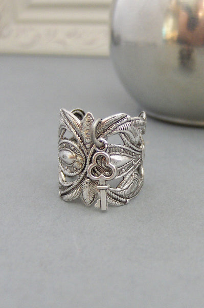 Gypsy's Key,Ring,Silver,Key,Lock,Antique Ring,Silver Ring,Key Ring,Gypsy,Skeleton key, valleygirldesigns.