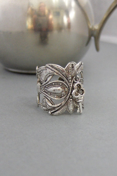 Gypsy's Key,Ring,Silver,Key,Lock,Antique Ring,Silver Ring,Key Ring,Gypsy,Skeleton key, valleygirldesigns.