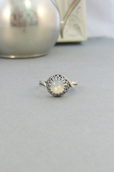 Tiny Moonstone,Ring,Moonstone Ring,Moonstone,Vintage,Vintage Ring,Adjustable,Bridesmaid,Moon,Goddess,Opal,White valleygirldesigns.