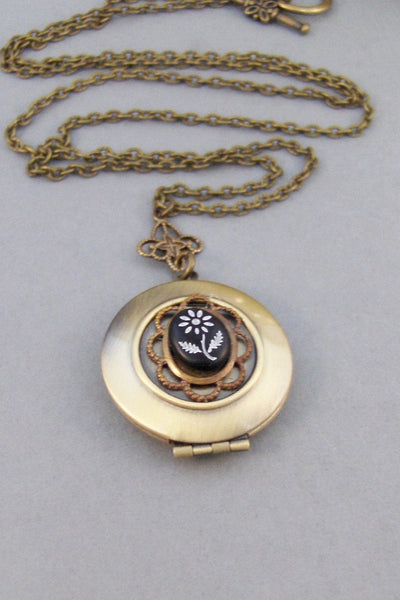 Black Daisy,Locket,Daisy Locket,Vintage Necklace,Vintage Locket,Black,Flower Locket,Necklace,Vintage Rhinestone,Handmade. ValleyGirlDesigns.