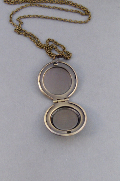 Black Daisy,Locket,Daisy Locket,Vintage Necklace,Vintage Locket,Black,Flower Locket,Necklace,Vintage Rhinestone,Handmade. ValleyGirlDesigns.