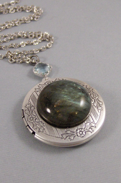 Labradorite,Locket,Antique Locket,Silver Locket,Labradorite Necklace,Labradorite Stone,Necklace,Blue Stone,Genuine.Valleygirldesigns
