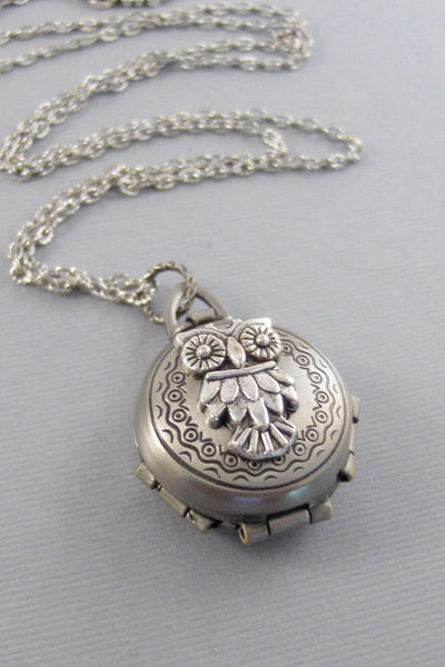 Enchanted Owl,Owl Locket,Owl Necklace,Silver Locket,Silver Necklace,Owl,Silver,Woodland,Antique Locket.Pill Box,Compartme valleygirldesigns.
