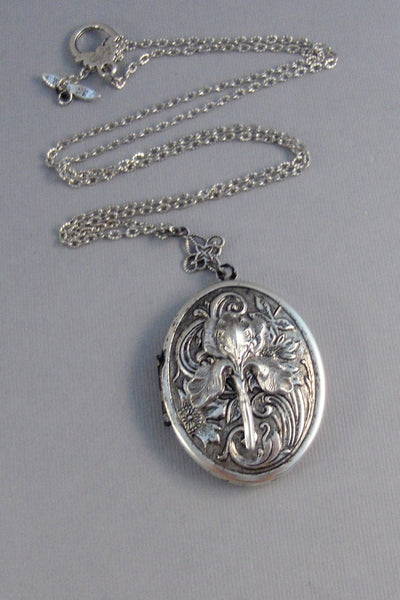 Garden Iris,Silver Locket,Antique Locket,Locket,Flower,Purple,Spring,Bride,Bridesmaid,Iris Locket,Iris Necklace,Iris,Flower,valleygirldesign