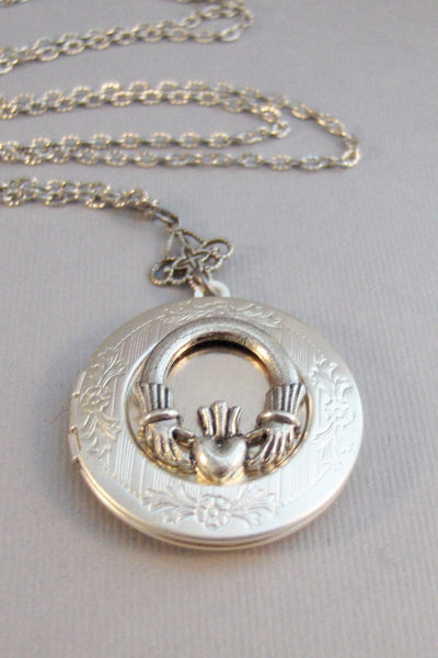 Simply Claddaugh,Locket,Minimalist,Claddaugh,Irish Locket,Hands,Heart,Love,Wedding Necklace,Irish Love,Simple,Irish,Necklace,Antique Locket,