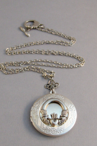 Simply Claddaugh,Locket,Minimalist,Claddaugh,Irish Locket,Hands,Heart,Love,Wedding Necklace,Irish Love,Simple,Irish,Necklace,Antique Locket,
