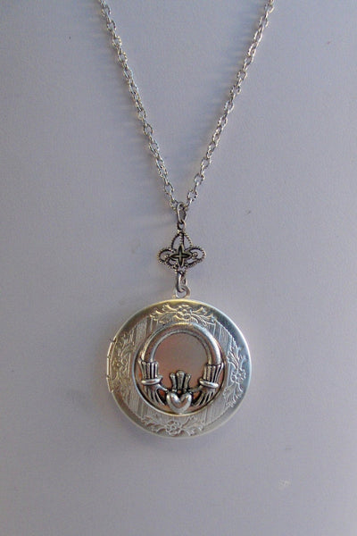 Simply Claddaugh,Locket,Minimalist,Claddaugh,Irish Locket,Hands,Heart,Love,Wedding Necklace,Irish Love,Simple,Irish,Necklace,Antique Locket,