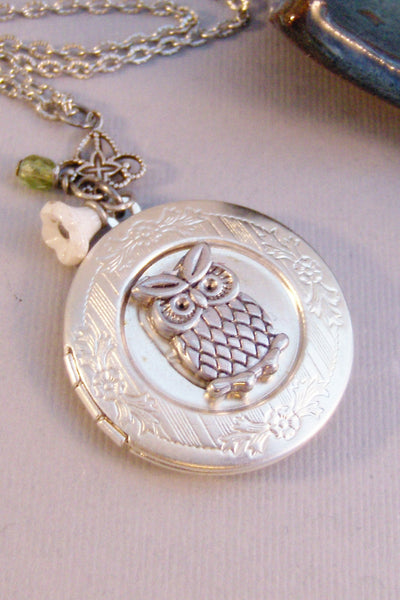 Birthstone Hoots,Owl,Locket,Silver Locket,Owl,Silver,Woodland,Antique Locket,White Flower,Birthstone,Birthstone Locket,Birthstone Necklace