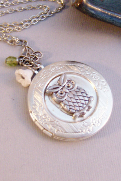 Birthstone Hoots,Owl,Locket,Silver Locket,Owl,Silver,Woodland,Antique Locket,White Flower,Birthstone,Birthstone Locket,Birthstone Necklace
