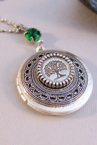 Emerald Tree,Locket,Tree,Tree Locket,,Silver,Silver Locket,Emerald,Vintage Emerald,Green Locket,Green Tree,Emerald Locket.Valleygirldesigns.