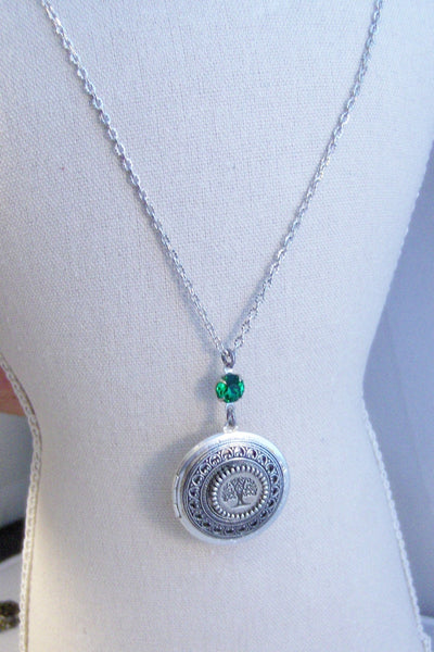 Emerald Tree,Locket,Tree,Tree Locket,,Silver,Silver Locket,Emerald,Vintage Emerald,Green Locket,Green Tree,Emerald Locket.Valleygirldesigns.