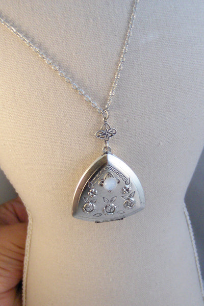 Timeless Moon,Moonstone,Moonstone Locket,Moonstone Necklace,Opal,Locket,Antique Locket, Locket,Moon,White Stone,October Birthstone