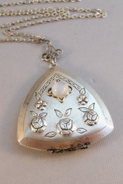 Timeless Moon,Moonstone,Moonstone Locket,Moonstone Necklace,Opal,Locket,Antique Locket, Locket,Moon,White Stone,October Birthstone