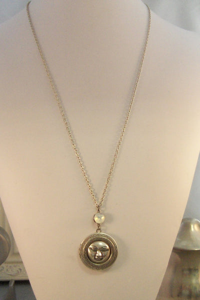 Sweet Moon,Moon,Locket,Antique Locket,Silver Locket,Moonstone,Goddess,Moonstone Necklace,Moonstone Locket,Moon,Moonstone Locket,Moon Girl