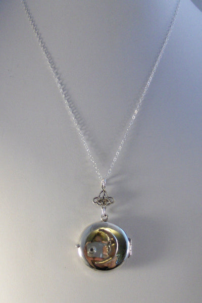 Sterling Moon,Moon,Moon Locket,Moon NecklaceLocket,Silver Locket,Sterling,Locket,Sterling Moon,Crescent Moon,Moon Goddess,handmade,valleygir