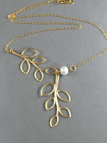 Felicity,Gold Necklace,Branch Necklace,Pearl Necklace, Freshwater Pearl,Wedding,Bride. Handmade jewelery by valleygirldesigns on Etsy.