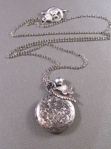 Ice Queen,Locket,Silver Locket,Flower,Pearl,Antique Locket,Filigree,Jewelry. Handmade jewelry by valleygirldesigns.