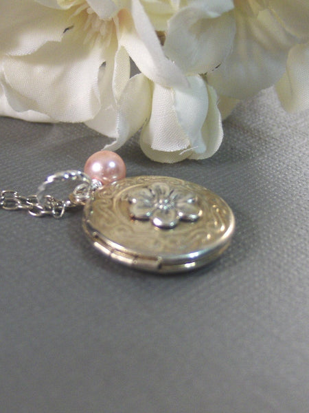 Petite Fleur,Necklace,Lockert Necklace,Flower Necklace,Handemade Locket,Pink Pearl,Pearl Necklace,Girl,Child,Baby,Girl Locket,Pink Necklace