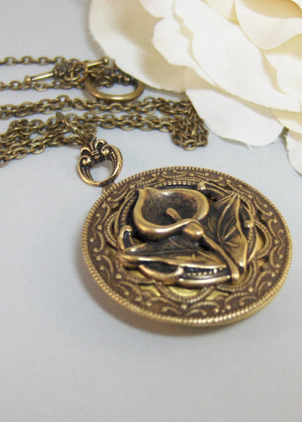 Victorian Lily,Brass Locket,Patina Locket,Flower,Woodland,Lily,Brass,Antique,Victorian,Lily. Handmade jewelery by valleygirldesigns on Etsy.