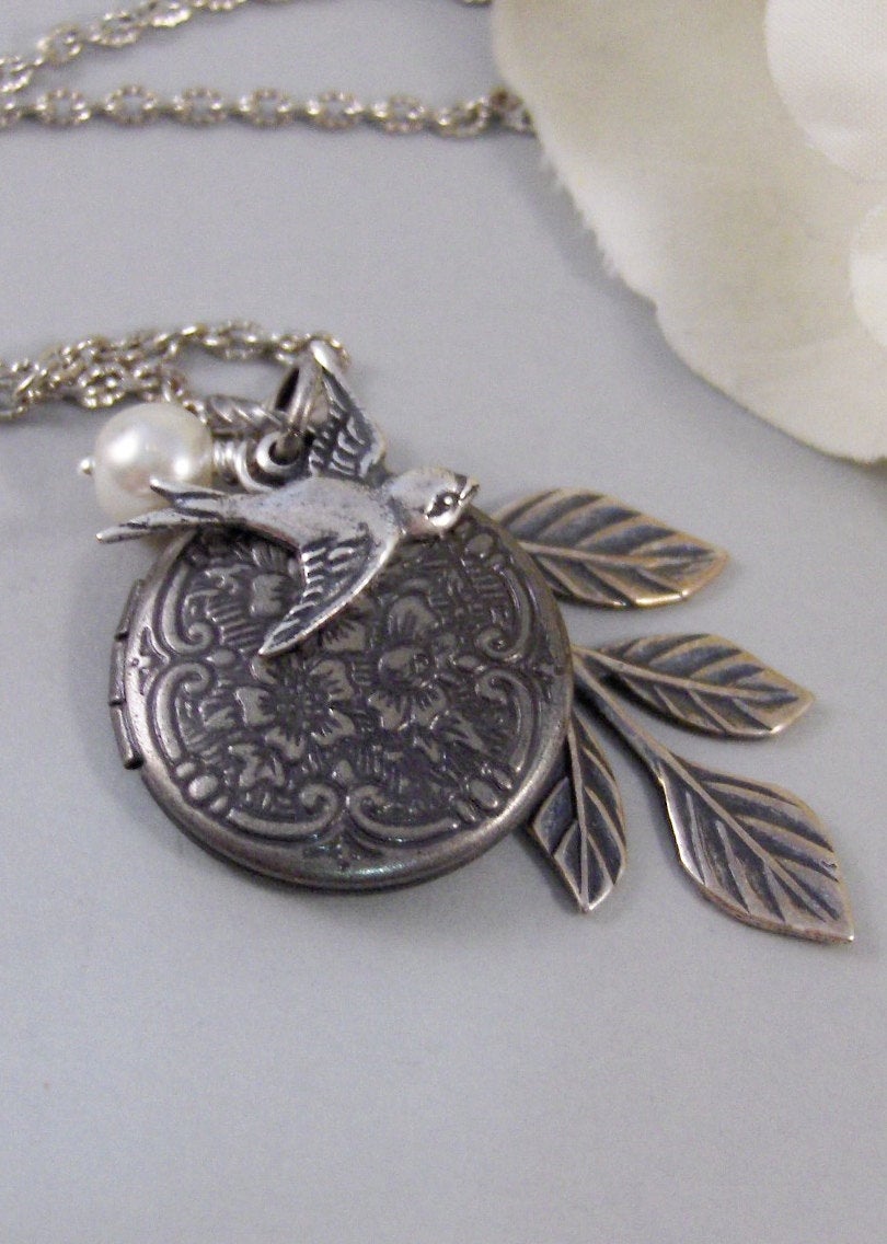 Peaceful Sparrow,Locket,Silver Locket,Bird,Wing,Branch,Twigg,Sparrow,Antique Locket,Steampunk. Handmade jewelry by valleygirldesigns.