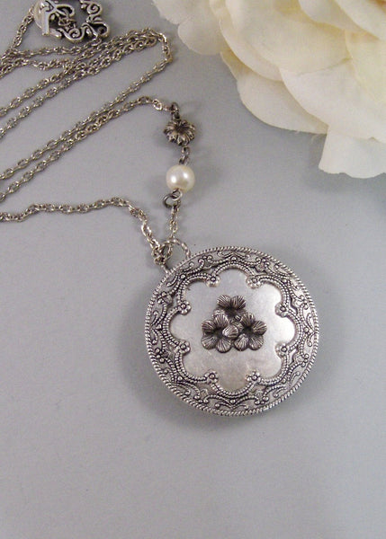 Victorian Blossoms,Silver Locket,Flower,Blossom,Bloom,Antiqued,Bride,Silver Locket,Antique Locket.Handmade Jewelery by Valleygirldesigns.