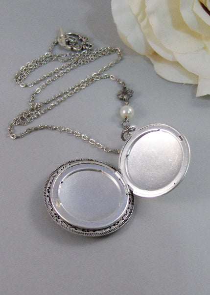 Victorian Blossoms,Silver Locket,Flower,Blossom,Bloom,Antiqued,Bride,Silver Locket,Antique Locket.Handmade Jewelery by Valleygirldesigns.