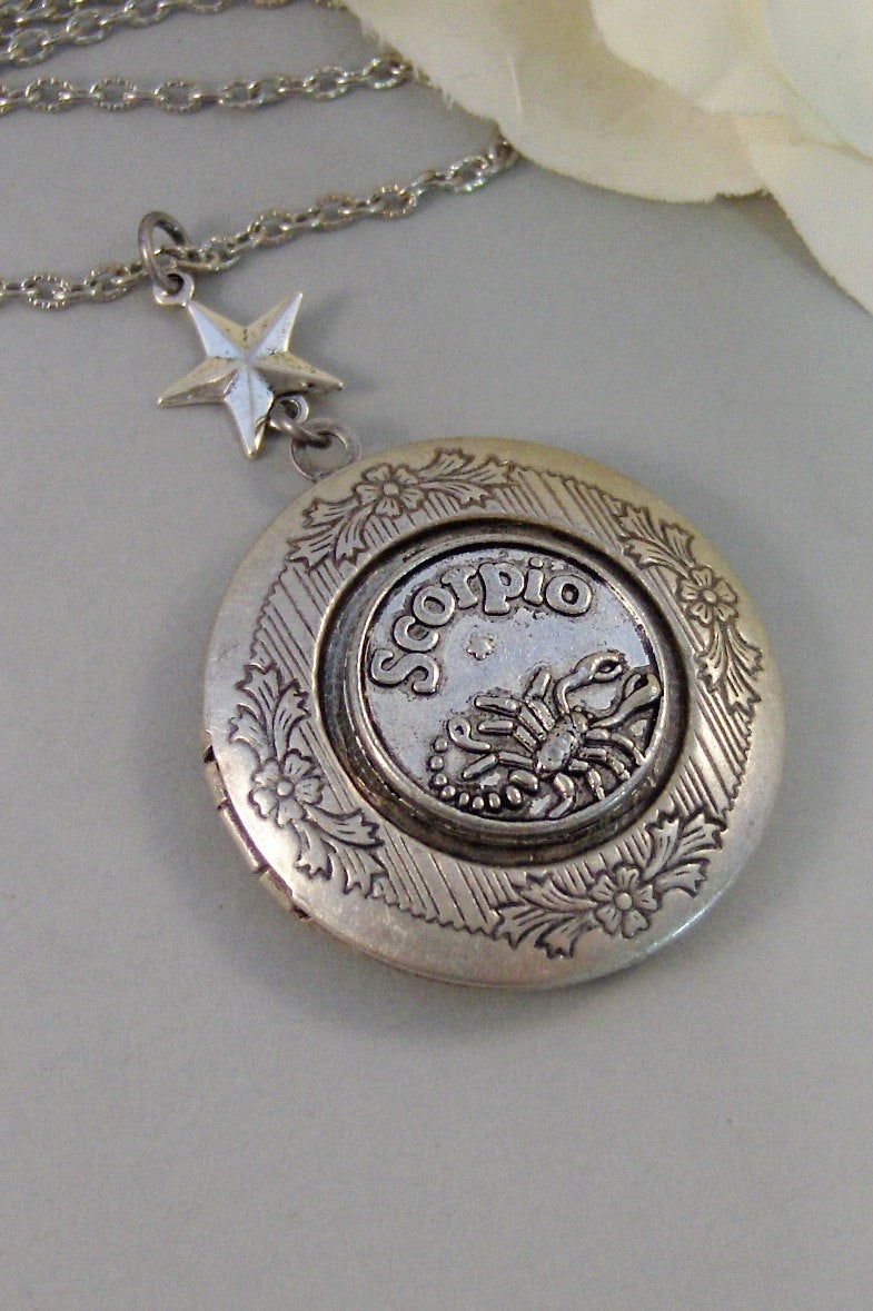 Antique Horoscope,Locket,Horoscope Necklace,Necklace,Antiqued Necklace,Antique Horoscope Necklace,Libra,Sciorpio,Cancer,Leo,Saggittarius