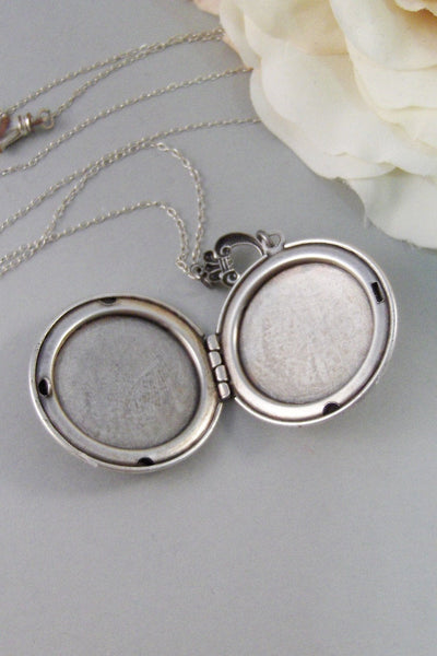 Vintage Bella,Locket,Silver Locket,Sterling Silver, Locket,Sterling Silver,Vintage Locket, Locket, Jewelry. jewelry by valleygirldesigns.