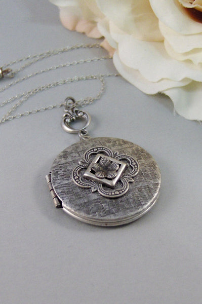 Vintage Bella,Locket,Silver Locket,Sterling Silver, Locket,Sterling Silver,Vintage Locket, Locket, Jewelry. jewelry by valleygirldesigns.