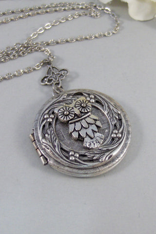 Sale Little Hoots,Owl,Locket,Silver Locket,Silver Necklace,Owl,Silver,Woodland,Antique Locket. valleygirldesigns.